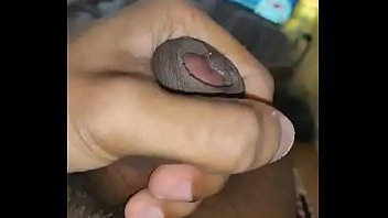 Два темнокожих ебаря и белокурая шлюха устроили межрасовый секс втроем